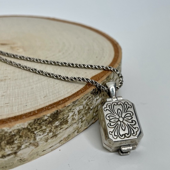 Anatoli Sterling Silver Pearl Locket Necklace - Picture 2 of 8